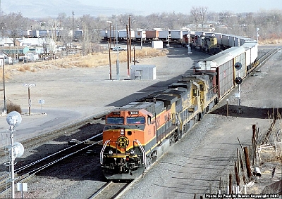 BNSF 1056 at Belen Jct, NM in March 1999.jpg